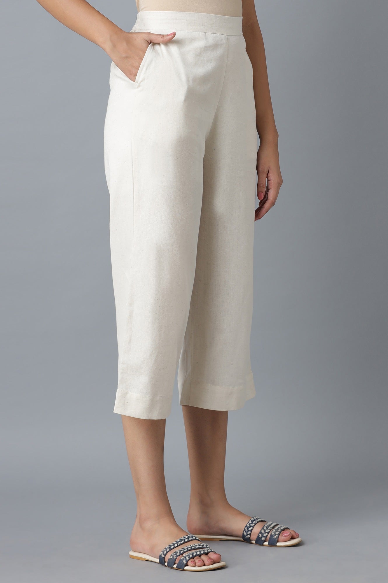 Off White Solid Straight Fit Cotton Culottes With Elasticated Waist