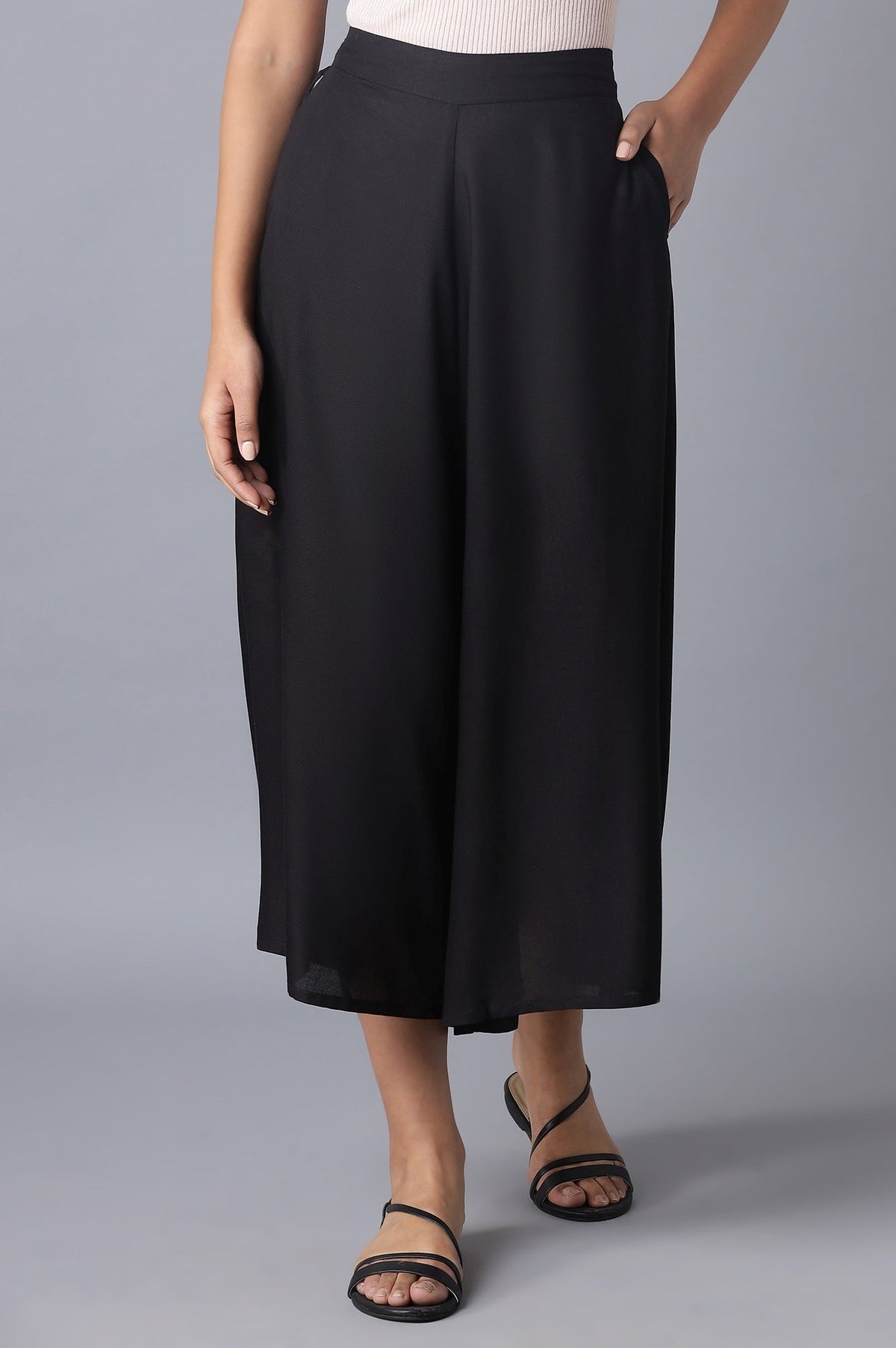 Elleven Women's Black Solid Flared Woven Culottes With Drawstring Detail - S