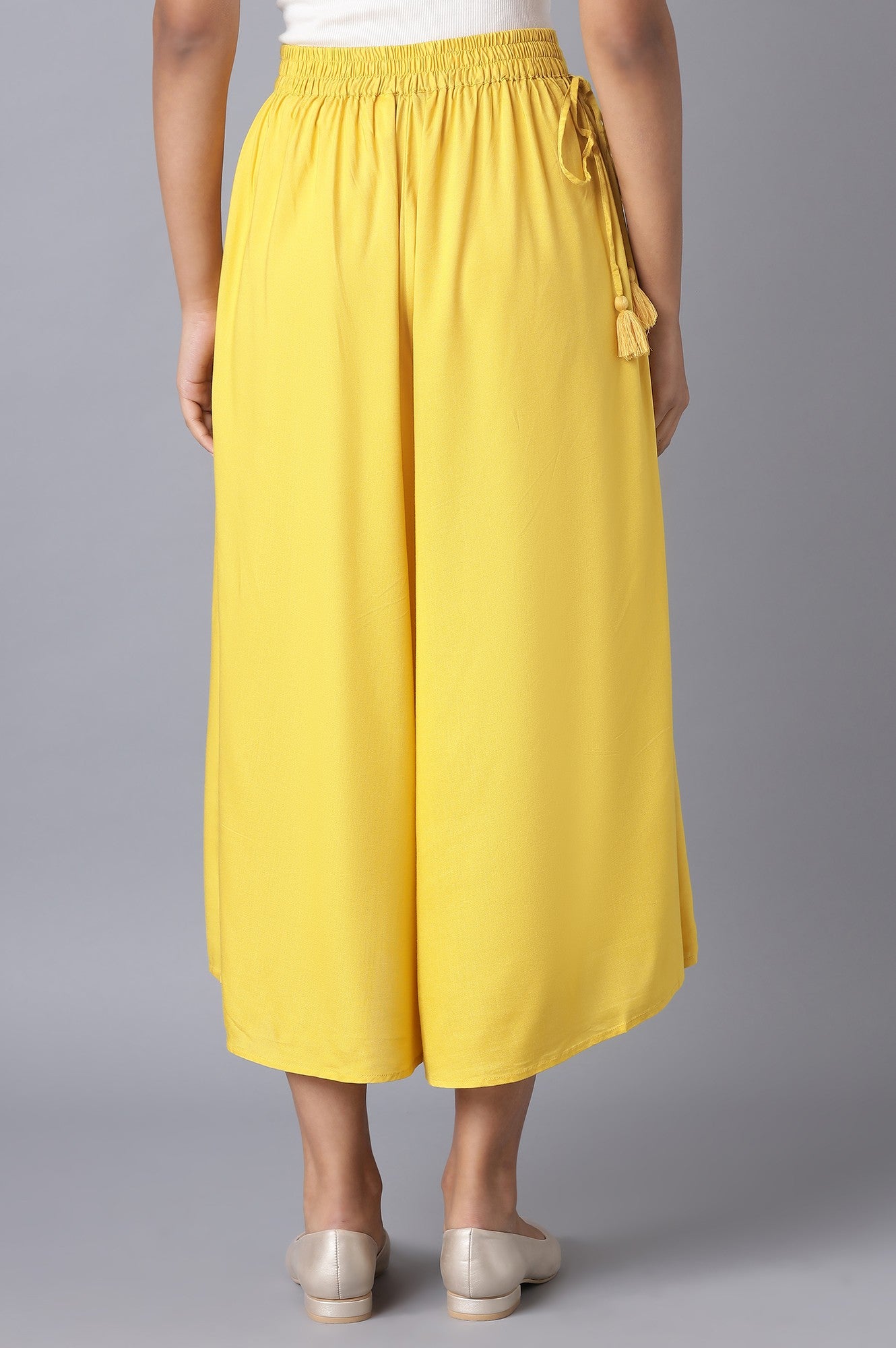 Yellow Solid Flared Cotton Culottes With Drawstring