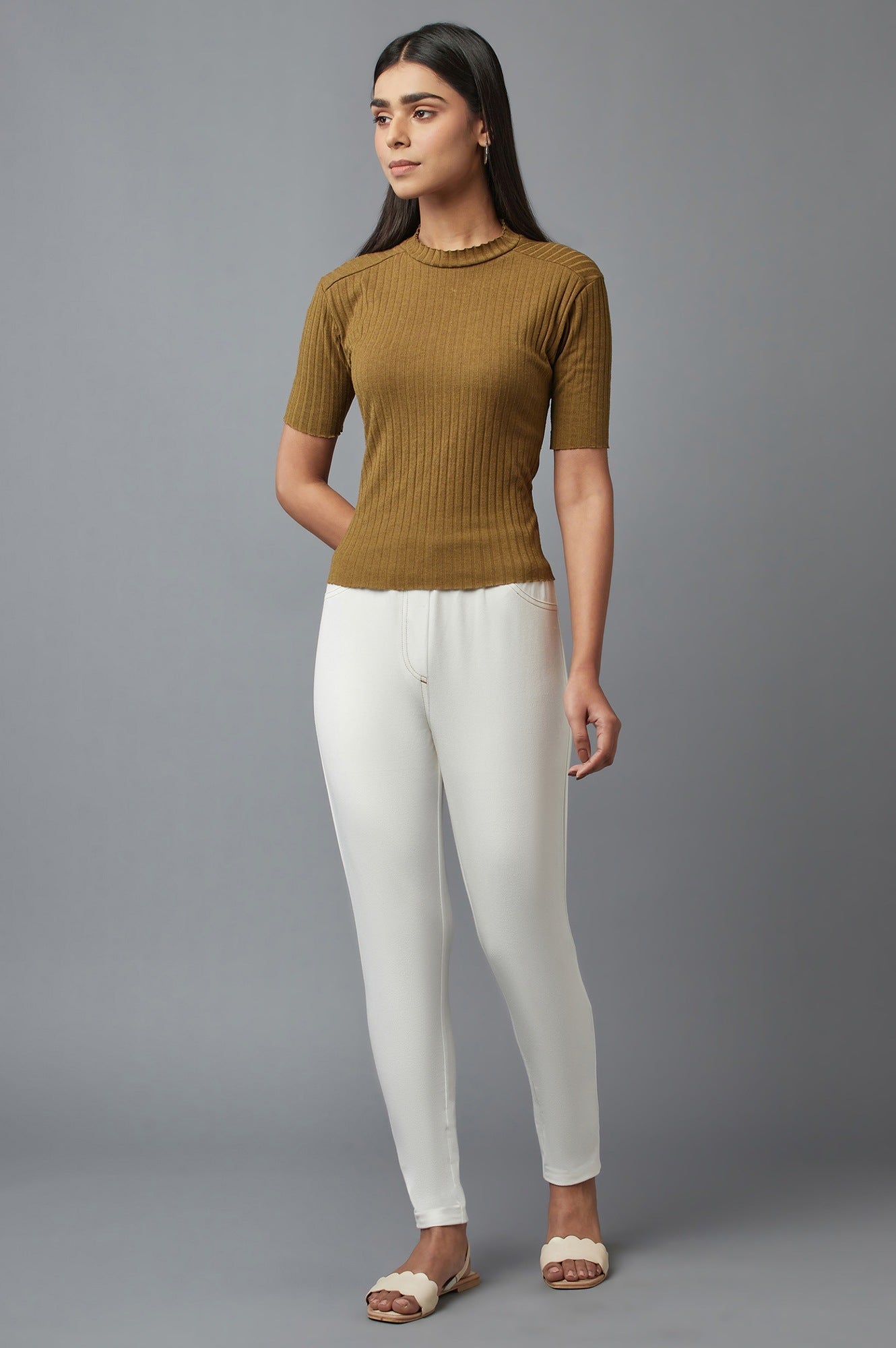 White Solid Skinny Fit Cotton Jeggings With Elasticated Waist
