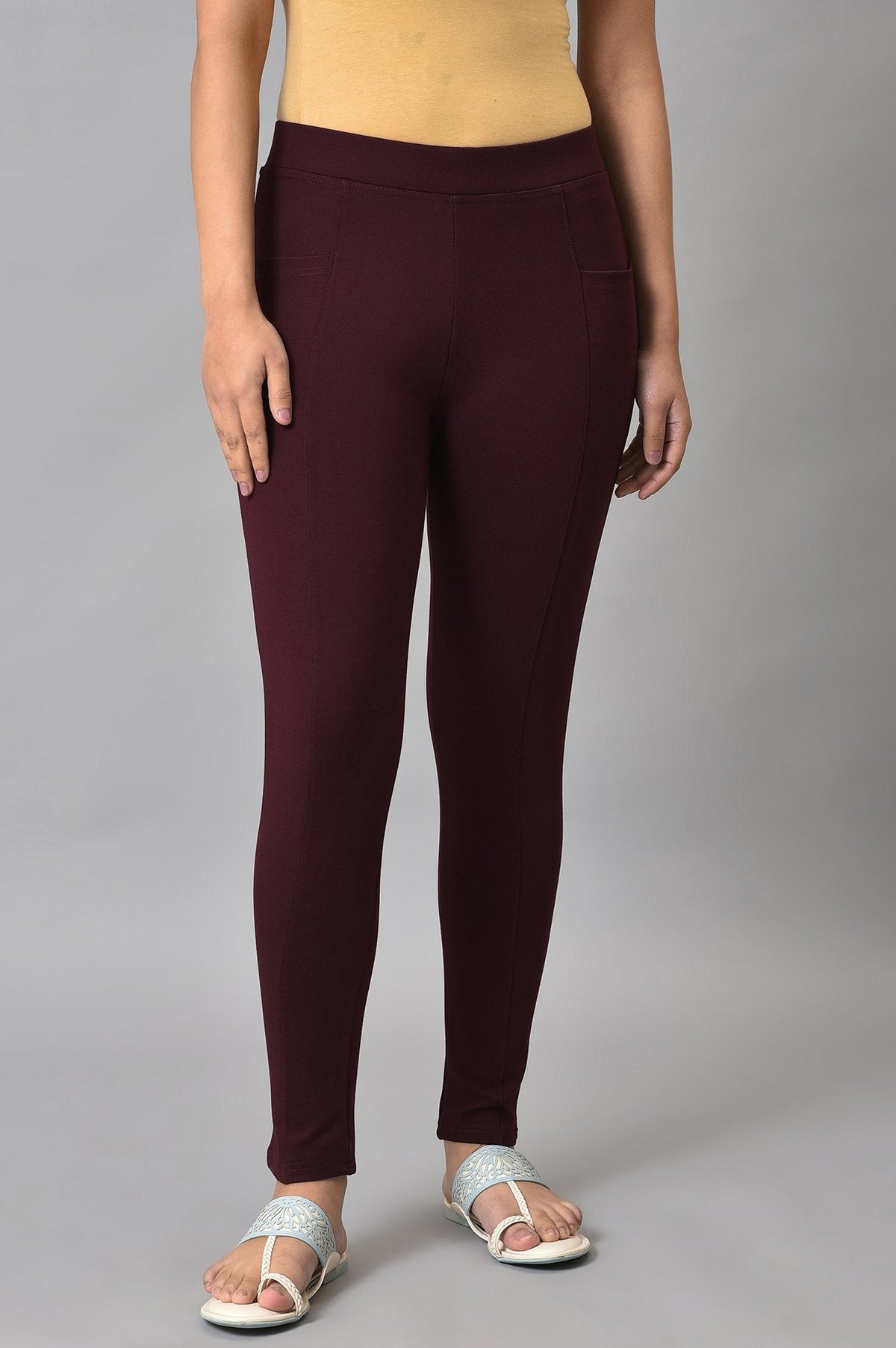 Elleven Women's Maroon Solid Skinny Fit Yoga Tights With Elasticated Waistband - S