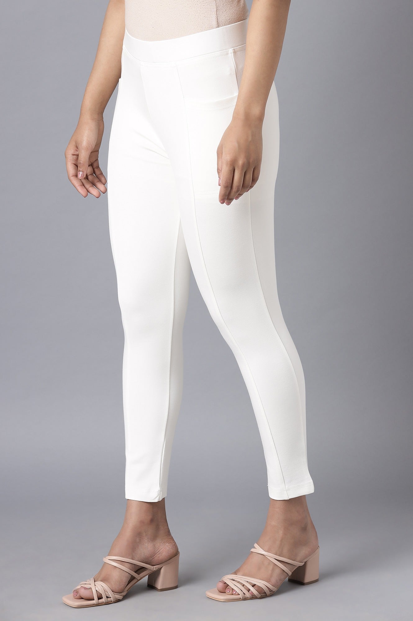 White Solid Straight Fit Pants With Elasticated Waist