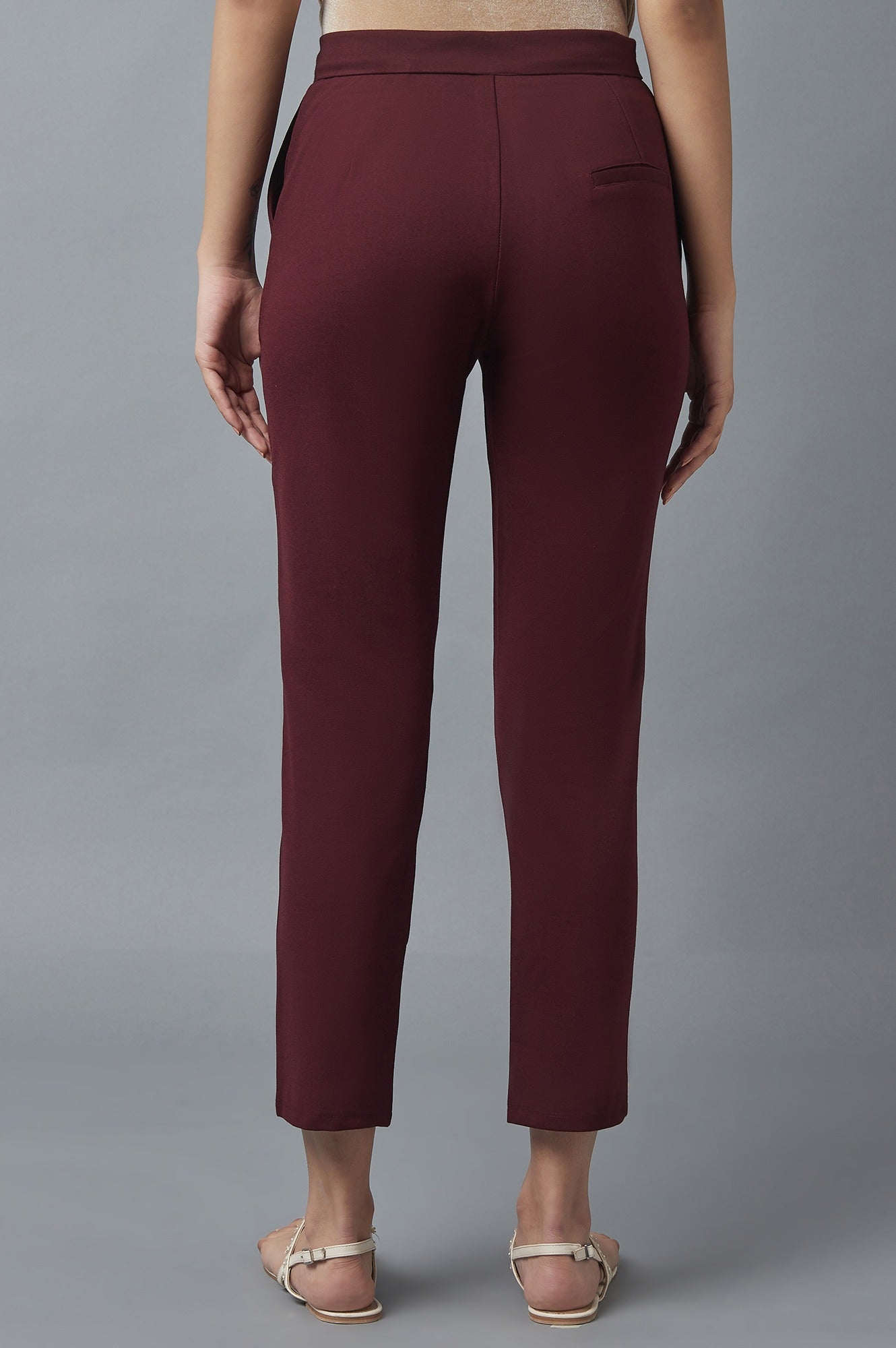 Maroon Solid Straight Fit Trousers With Pintuck Detail