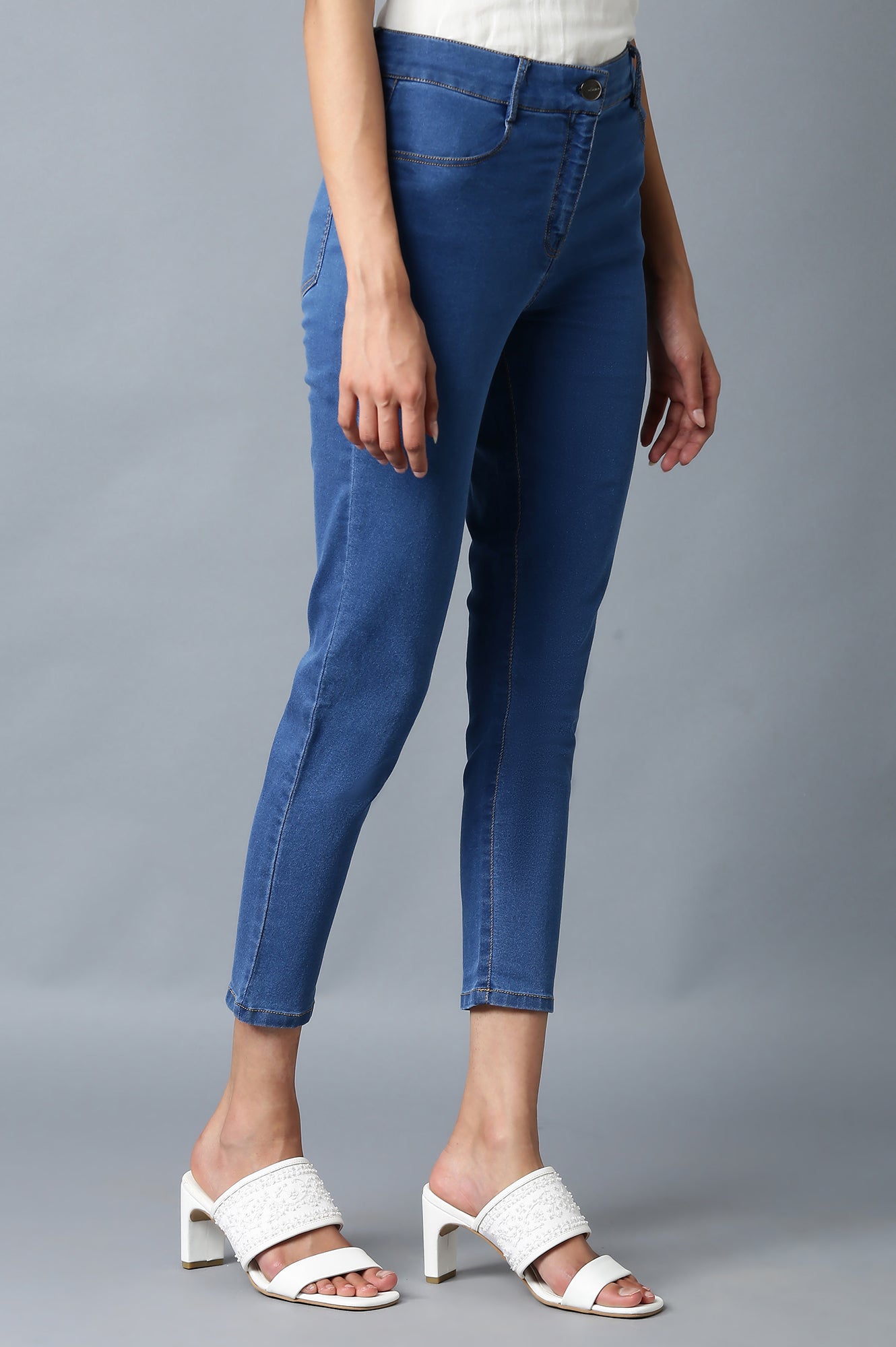 Ice Blue Solid Slim-fit Denim Pants with Front Zip Closure