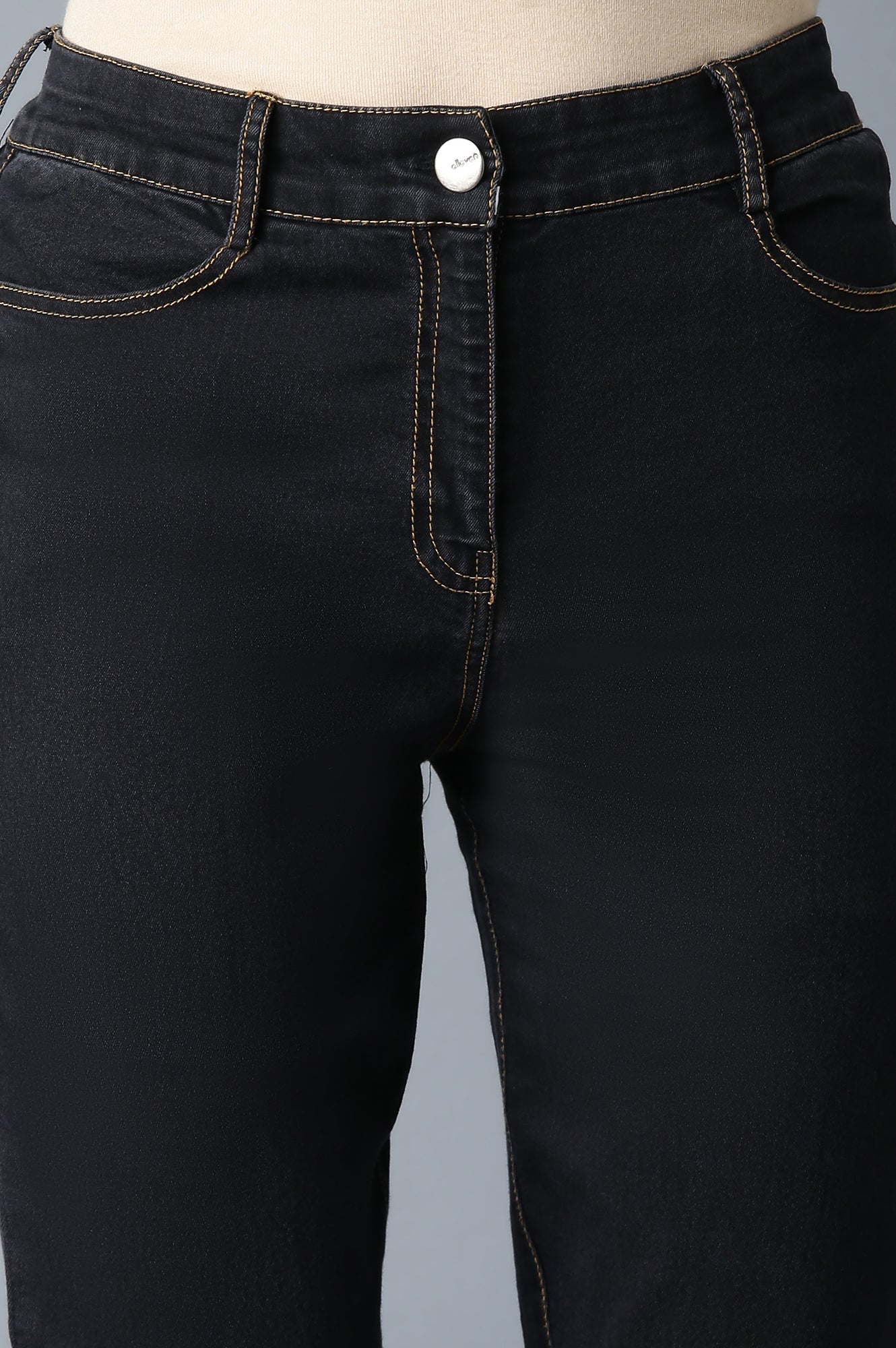 Grey Solid Slim Fit Denim Pants With Front Zip Closure