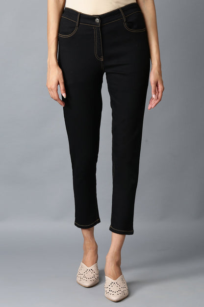 Black Solid Slim Fit Denim Pants With Front Zip