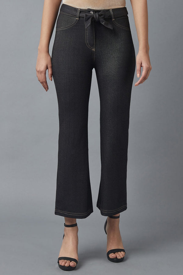Black Solid Boot Cut Denim Pants With Waist Belt
