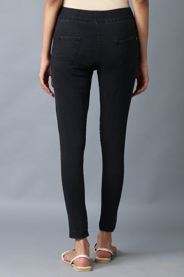 Grey Solid Slim Fit Denim Jeggings With Pintuck Detail