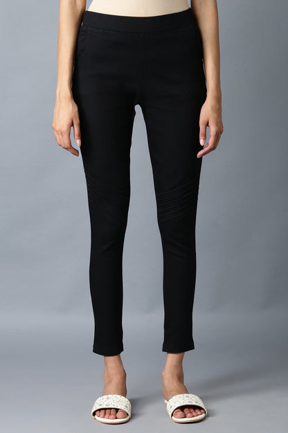 Black Solid Slim Fit Denim Jeggings With Pintuck Detail
