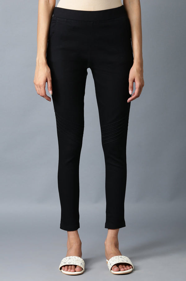 Black Solid Slim Fit Denim Jeggings With Pintuck Detail