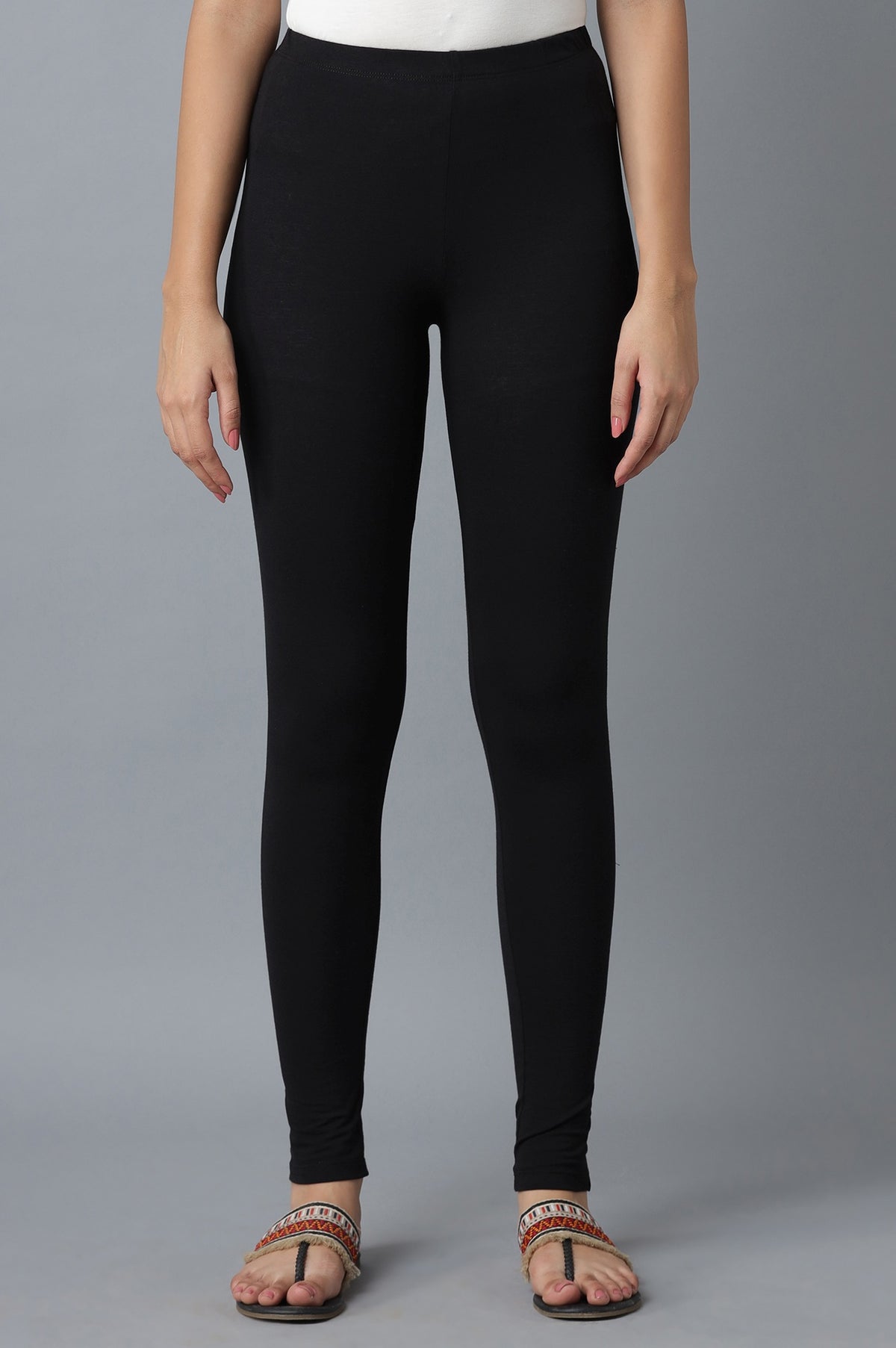 Elleven Women's Black Solid Cotton Lycra Skinny Fit Ankle Length High Rise Leggings - M