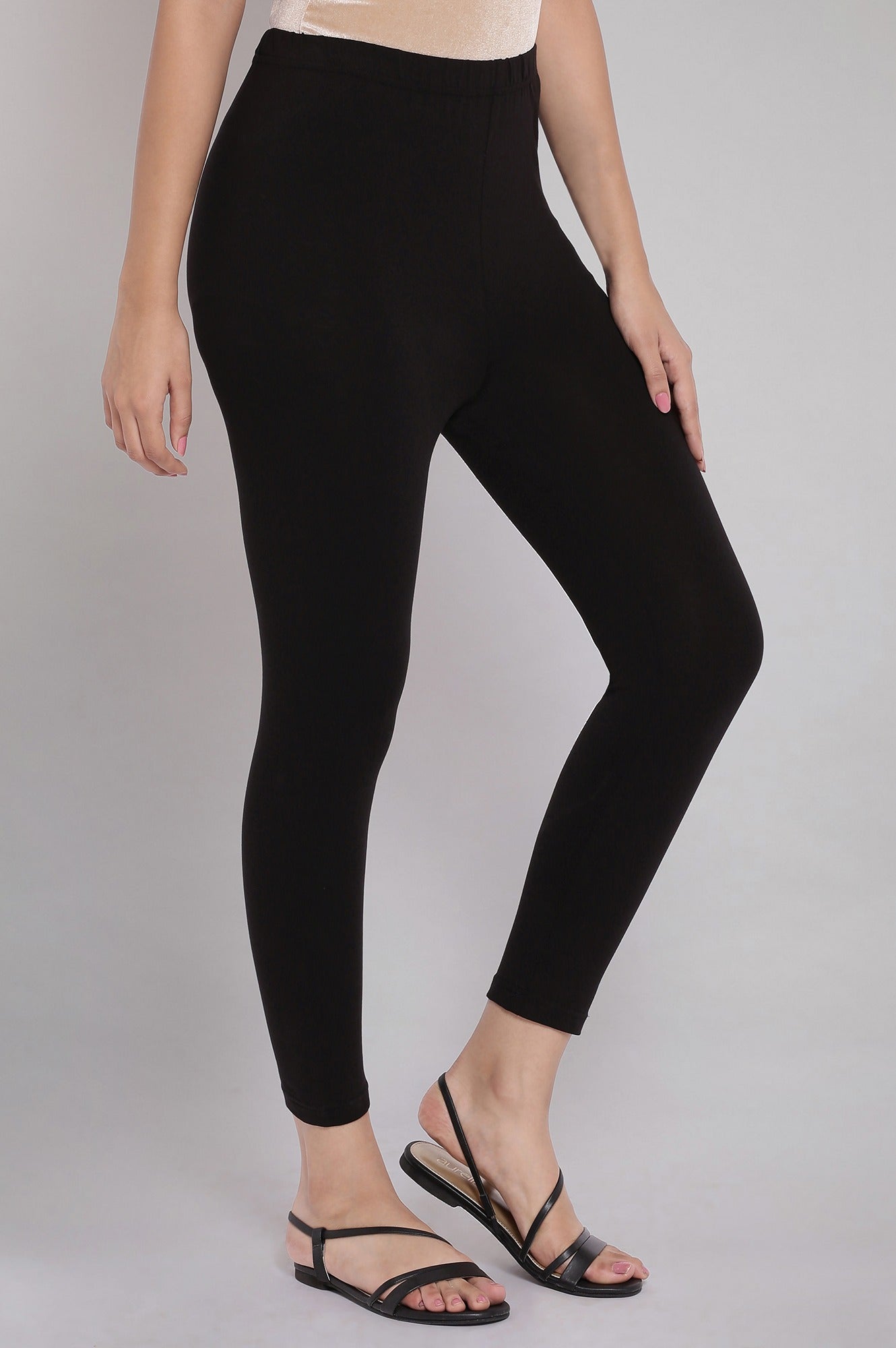 Black Solid Skinny Fit Cotton Tights With Elasticated Waistband
