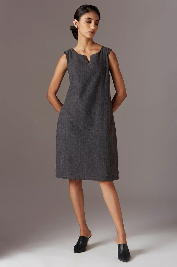 Black Sleeveless Collath Dress