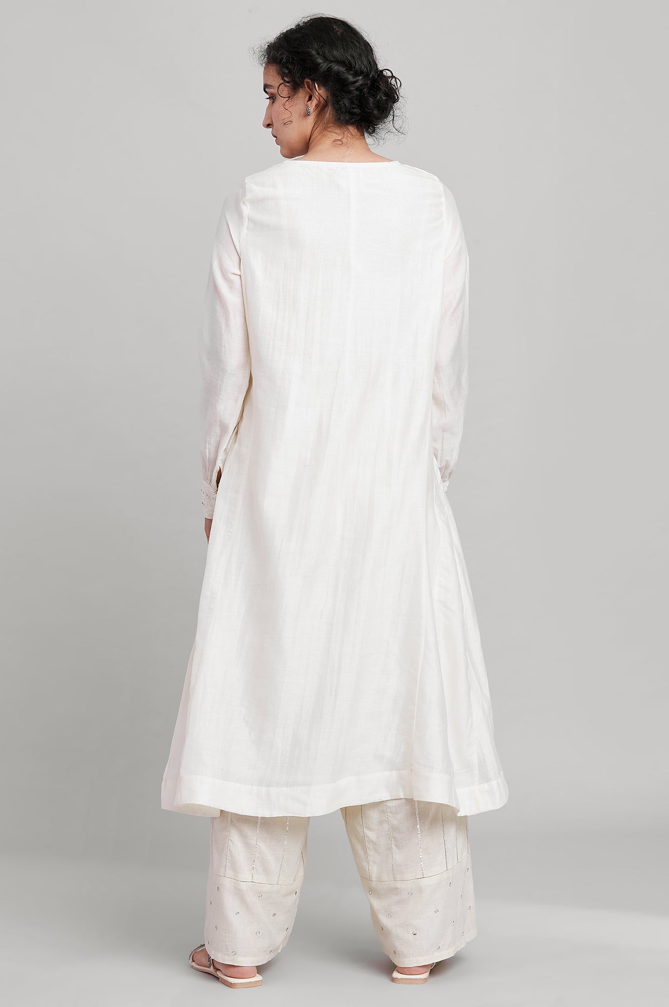 Ecru Chanderi Embroidered kurta With Side Panels