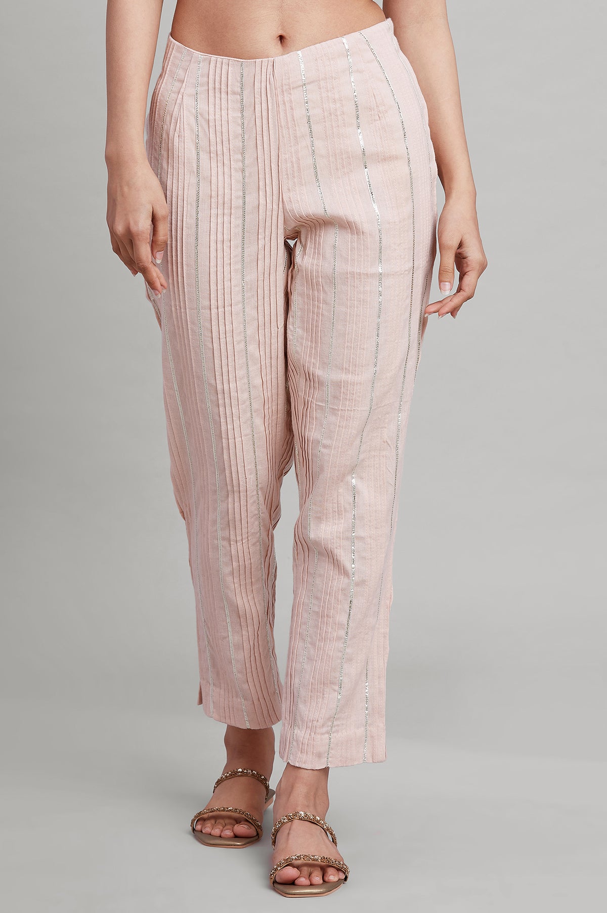 Light Pink Pleated Slim Pants - XS