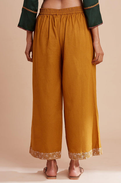 Light Yellow Solid Parallel Pants - wforwoman