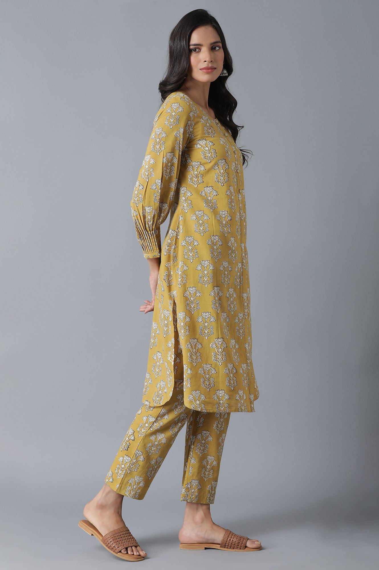 Soft Multicoloured Buti Print kurta-Block Print Straight Pants Set