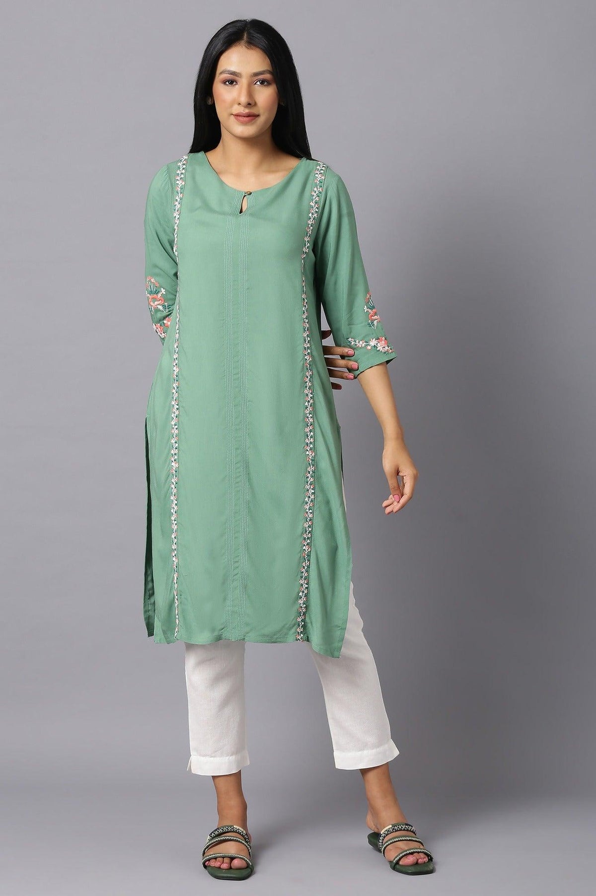 Green Rayon kurta With Multicolour Embroidery - XS