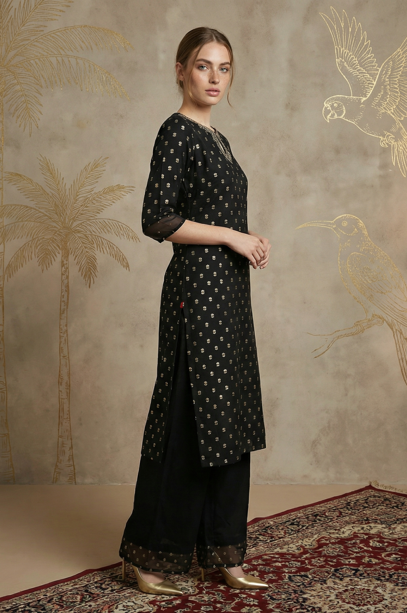 Black Printed kurta With Embroidery And Sequins