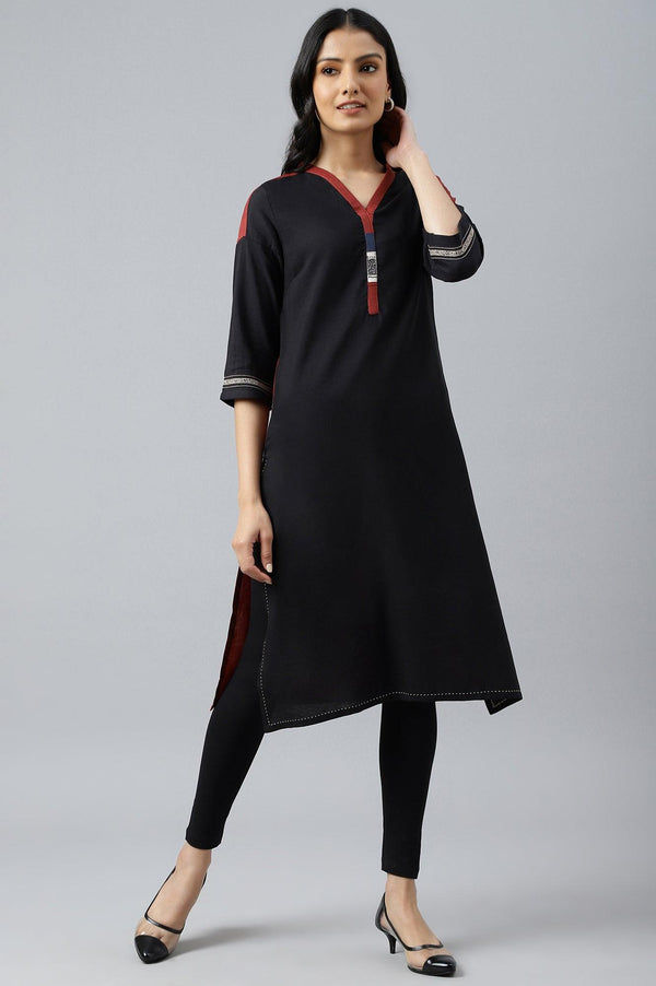 Black Solid kurta With Printed Placket
