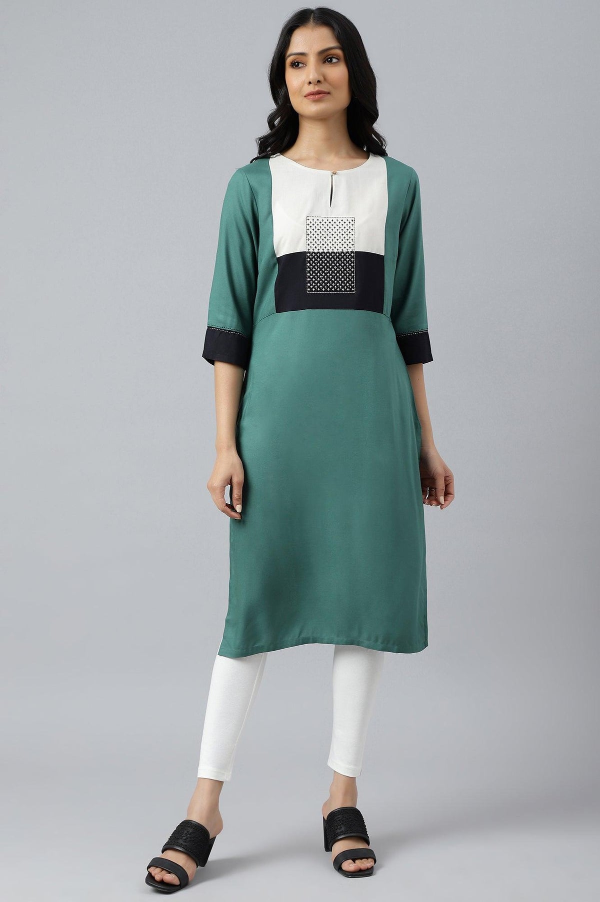 Green Solid kurta With Ecru And Black Yoke - S