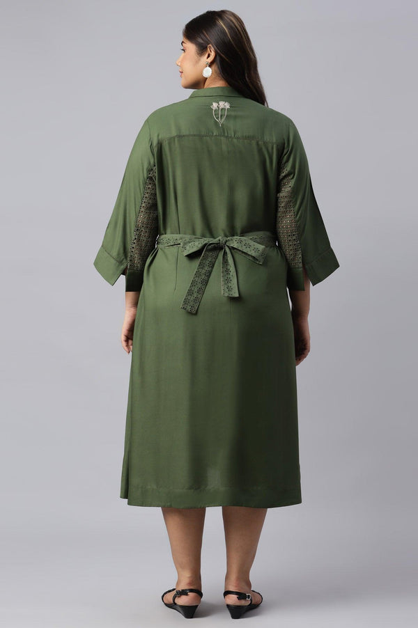 Plus Size Green A-Line Embroidered Shirt Dress With Schiffli Belt