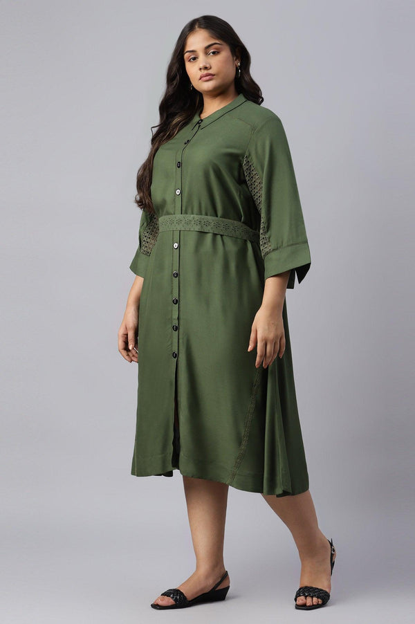 Plus Size Green A-Line Embroidered Shirt Dress With Schiffli Belt
