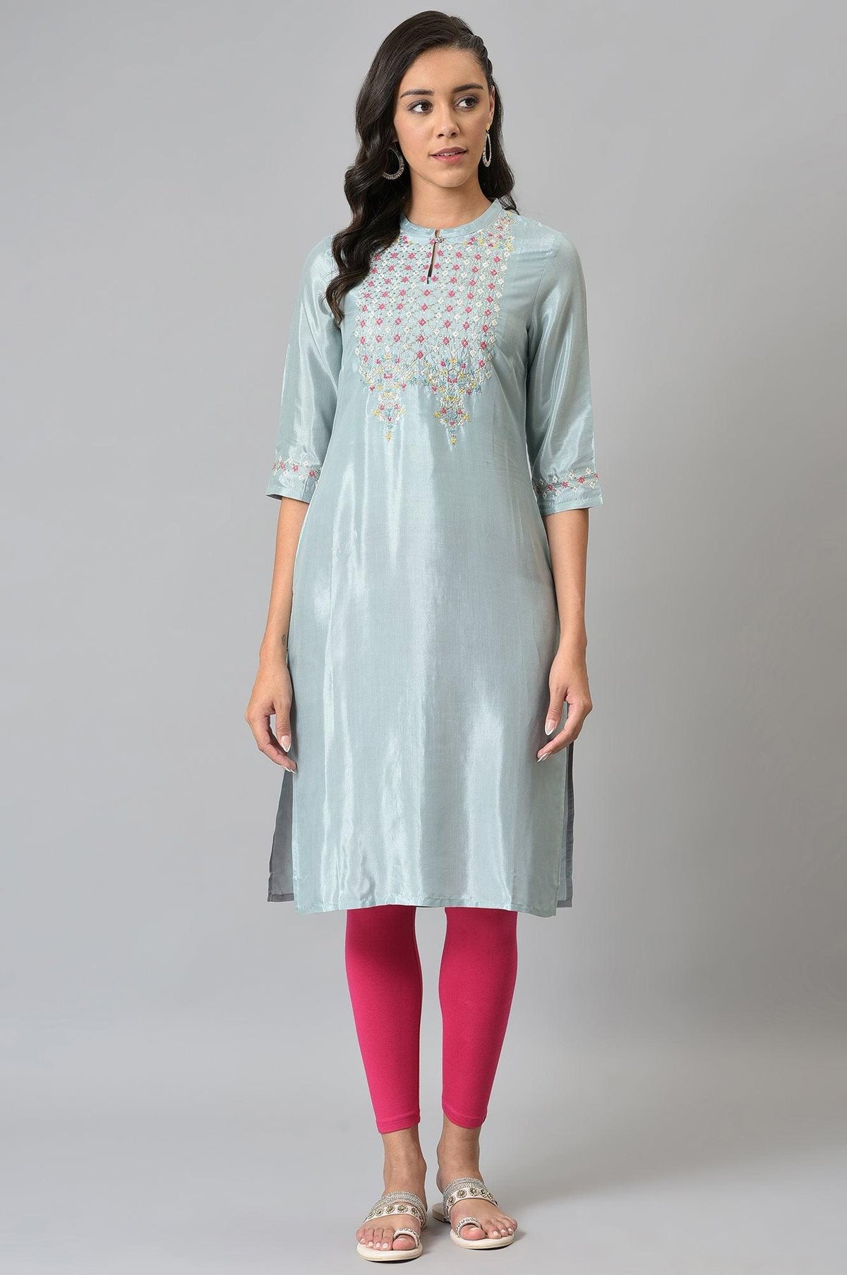 Light Blue Embroidered kurta In Mandarin Collar - XS