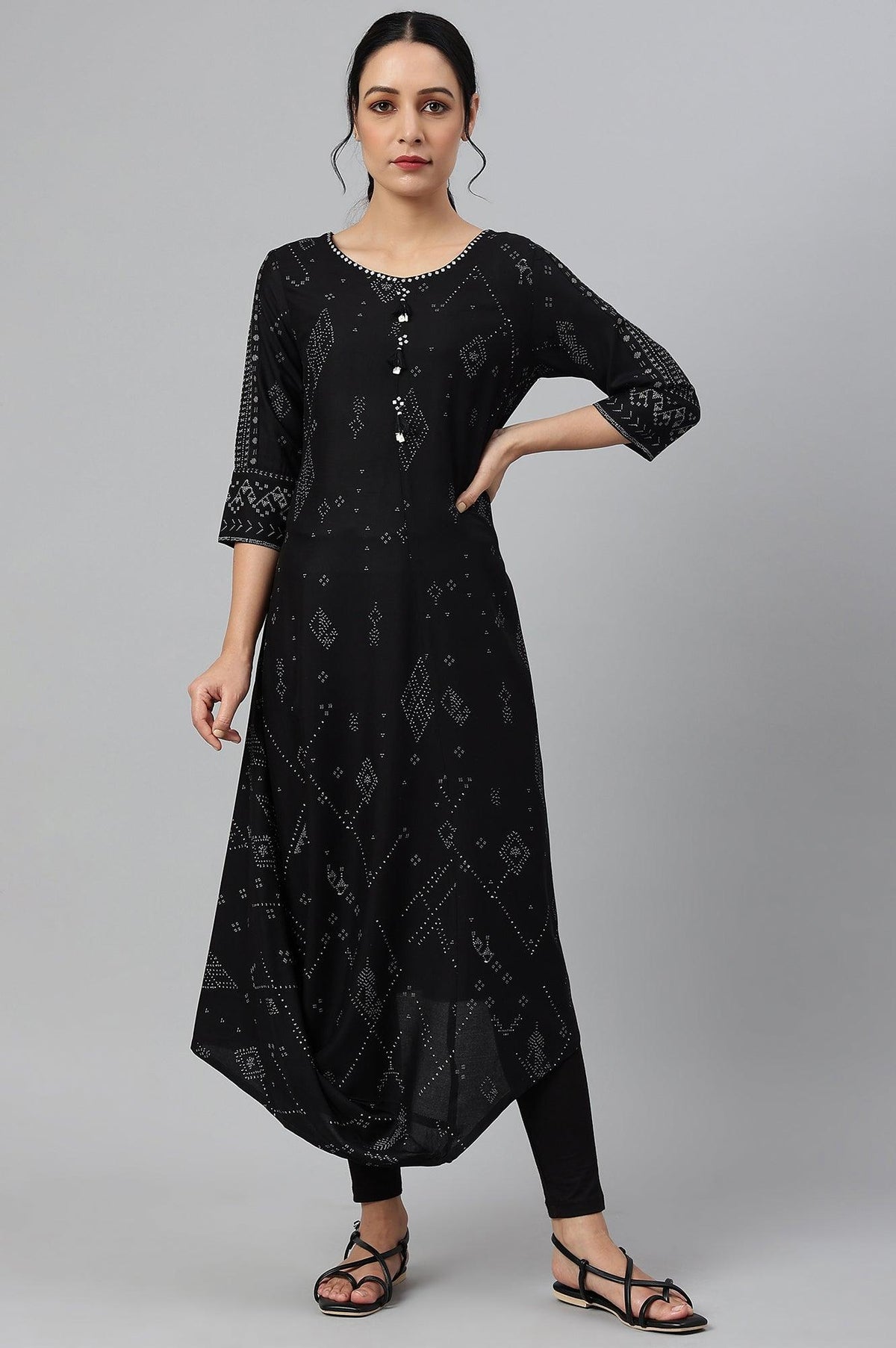 Black Printed A-Line kurta With Cowl Hemline - S
