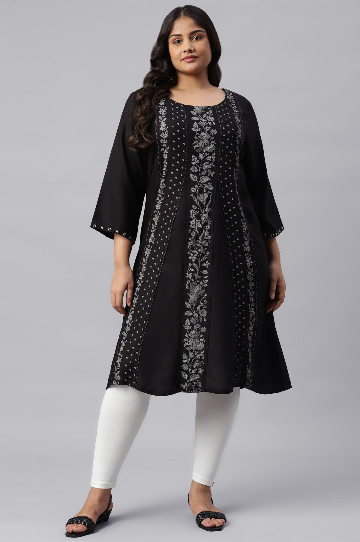 Plus Size Black Floral Print Round Neck kurta With Godets - XS