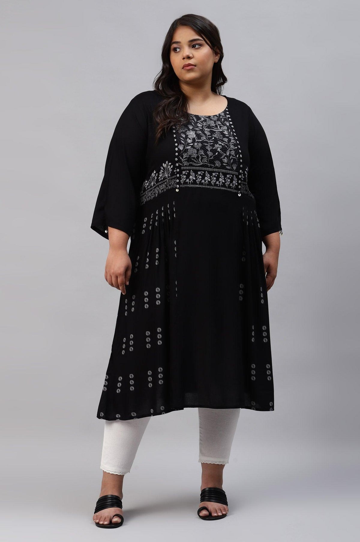 Plus Size Black Floral Side Pleated kurta In Round Neck - XS