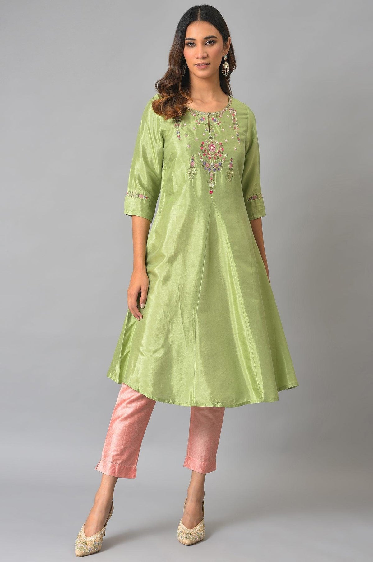 Green A-Line Embroidered Festive kurta - XS