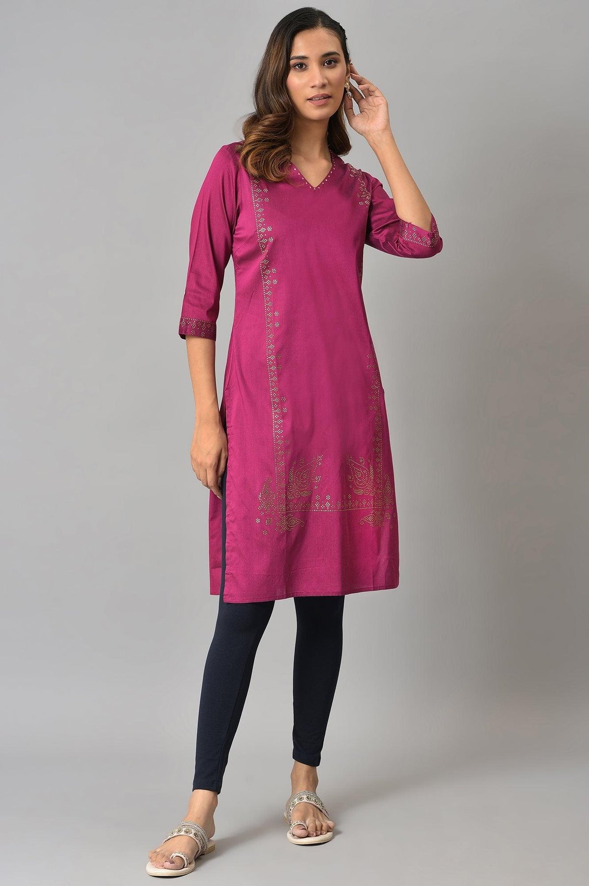 Magenta Mukaish Printed kurta With Sequins - L