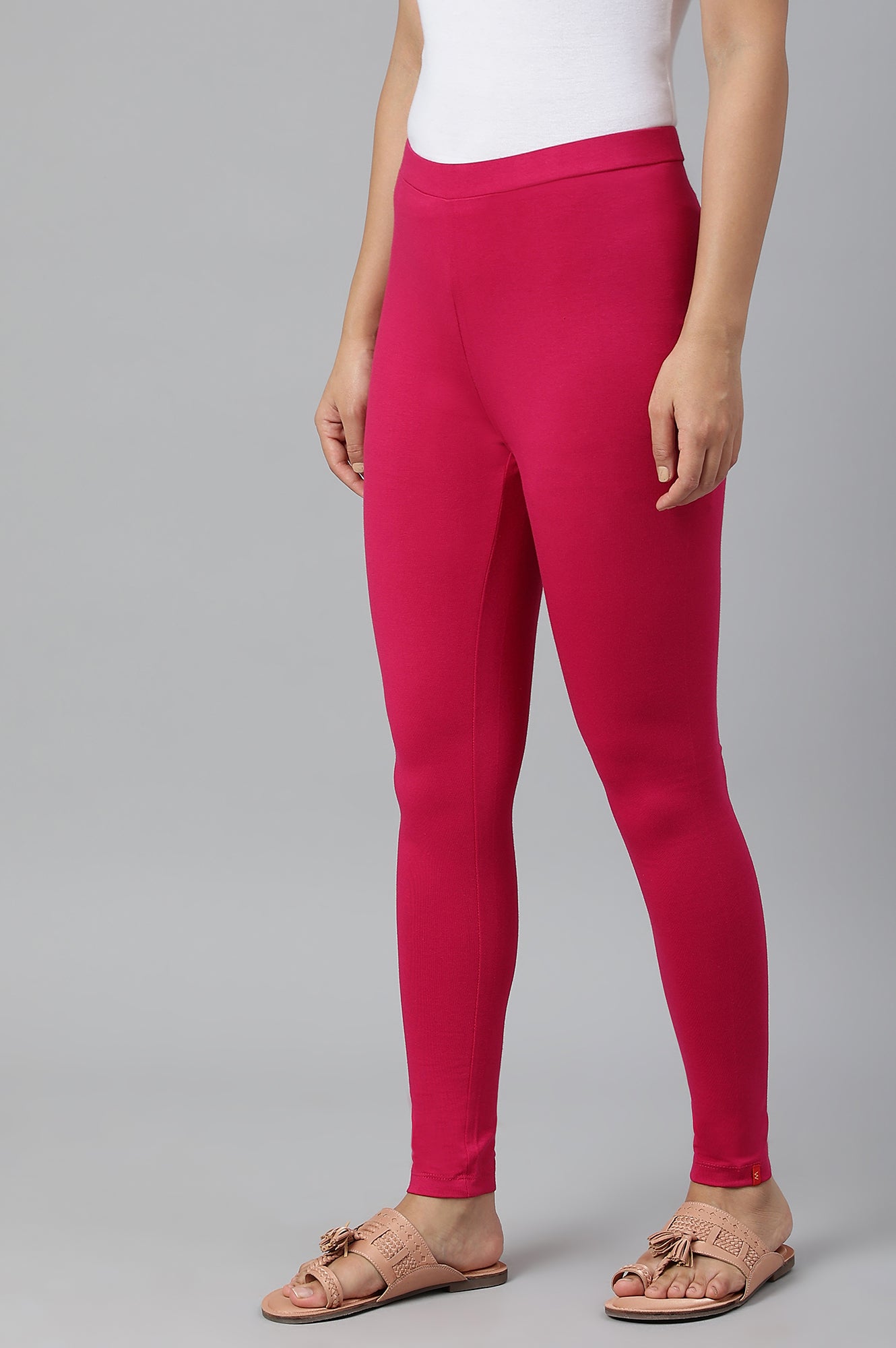 Berry Pink Solid Knitted Women Tights
