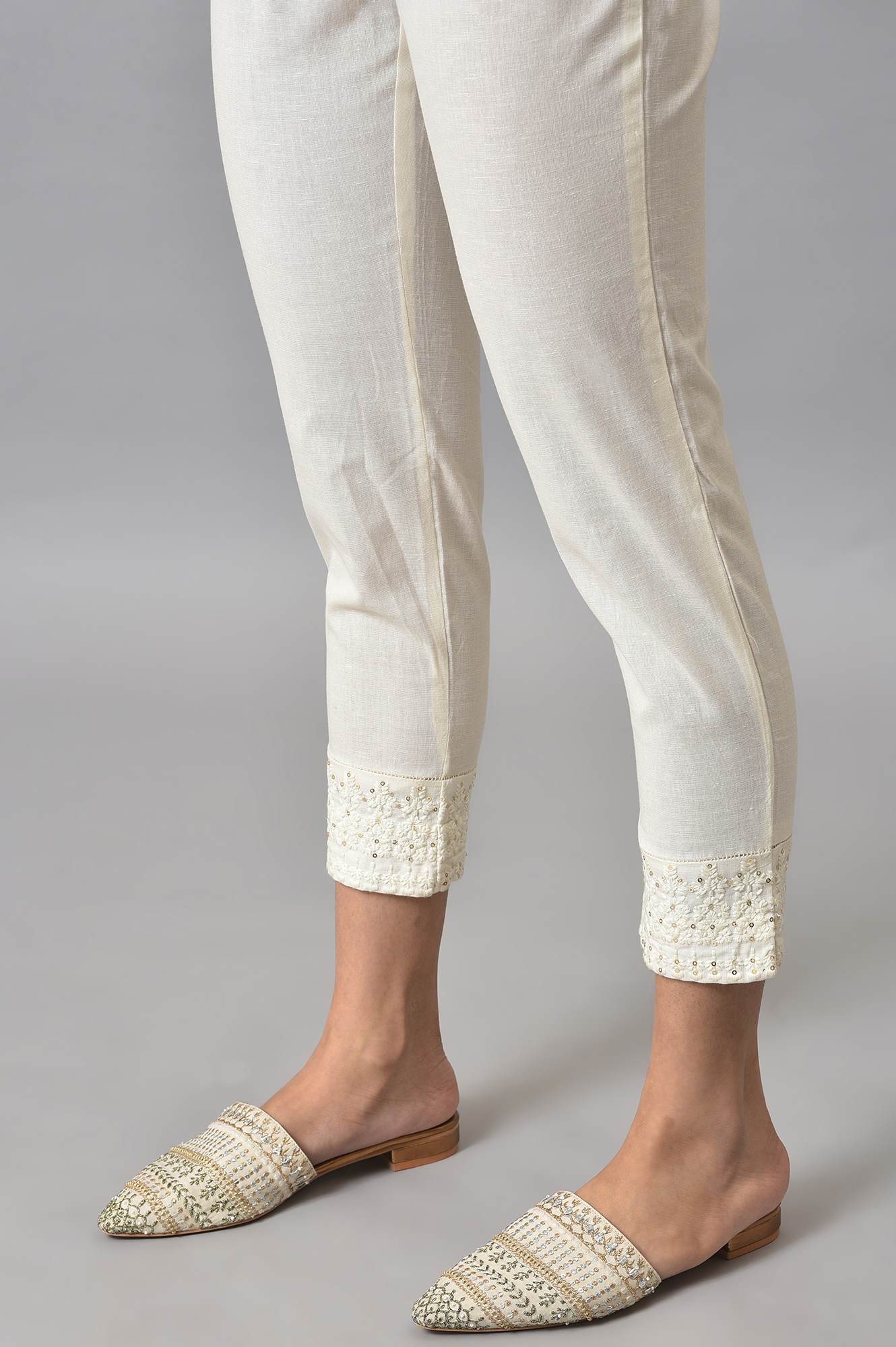 White Solid Embroidered Slim Cotton Pant