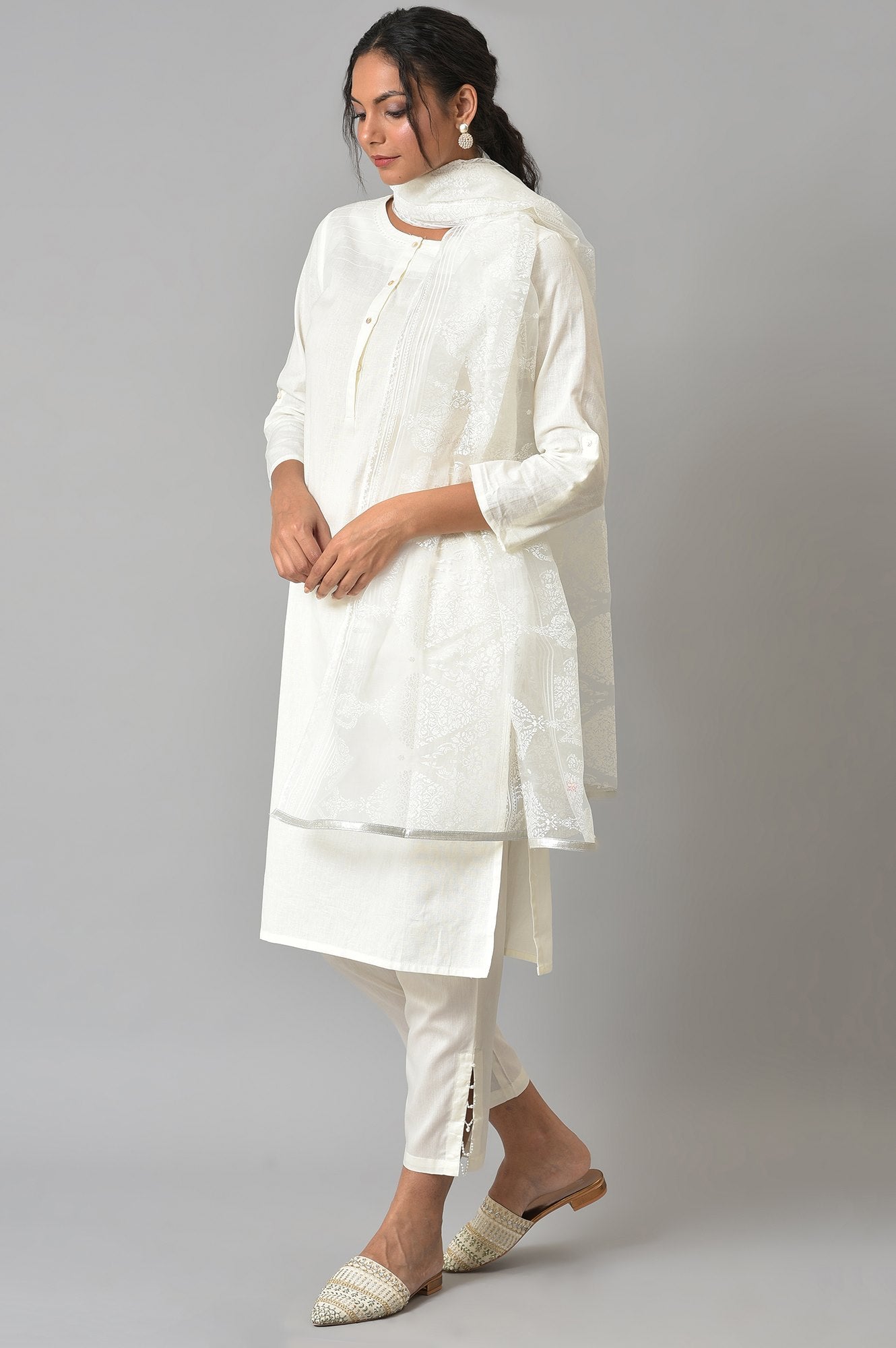 White Solid Light Festive Straight Slim Pants