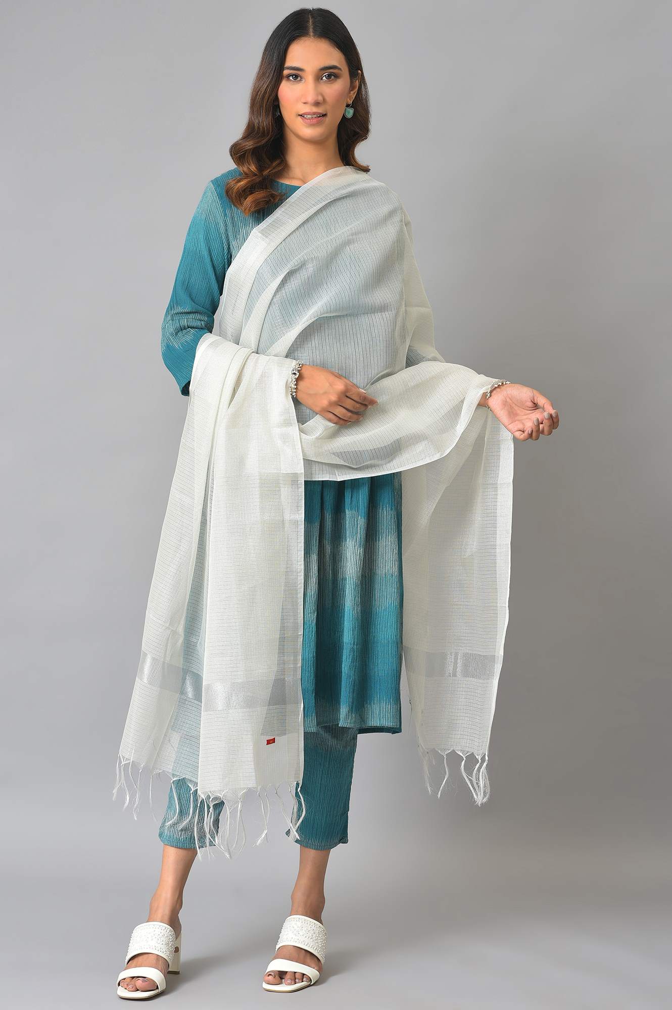 Silver Solid Woven Tassel Kota Dupatta