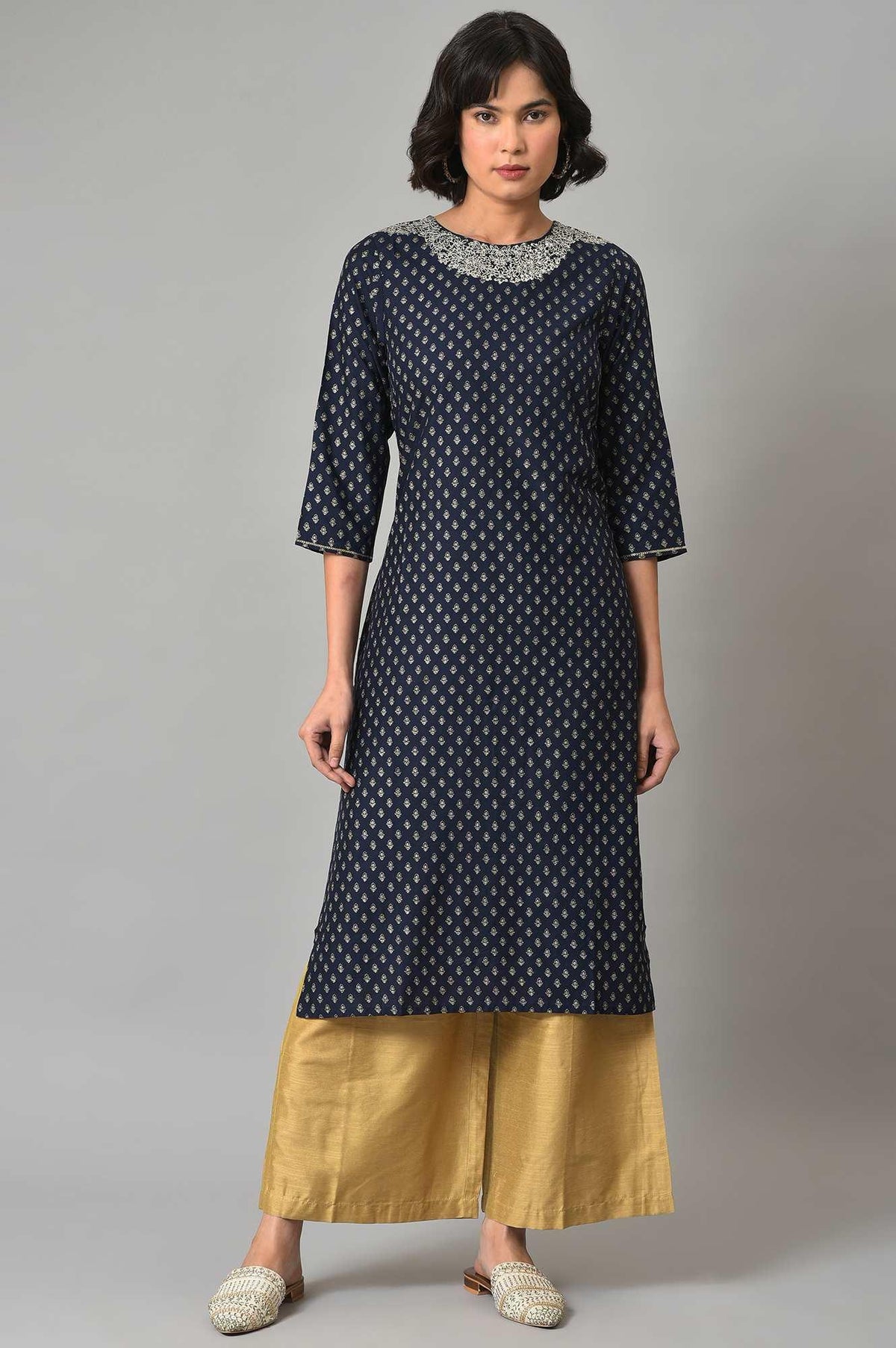 Navy Blue Embroidered kurta With Golden Parallel Pants - XS