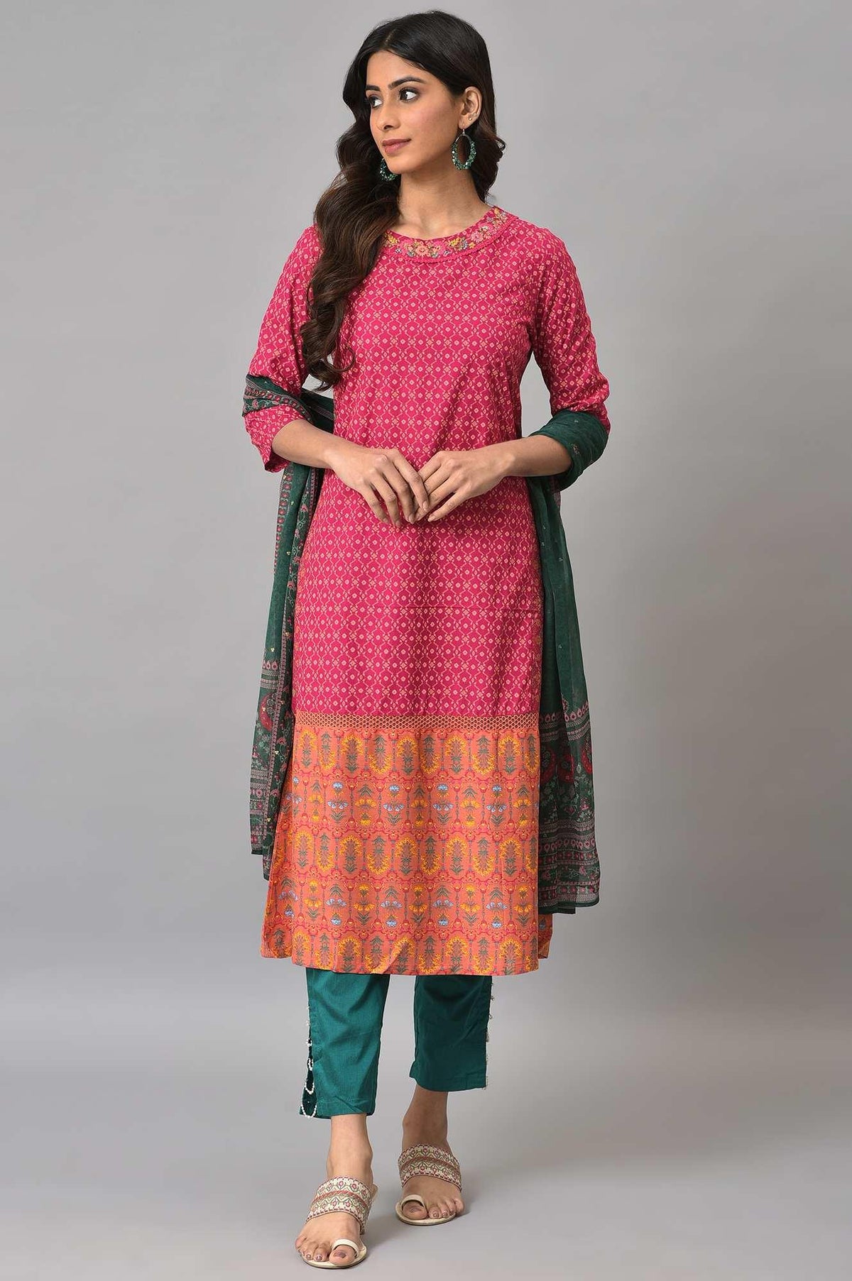 Dark Pink Boat Neck Embroidered kurta With Green Slim Pants And Printed Dupatta - XS