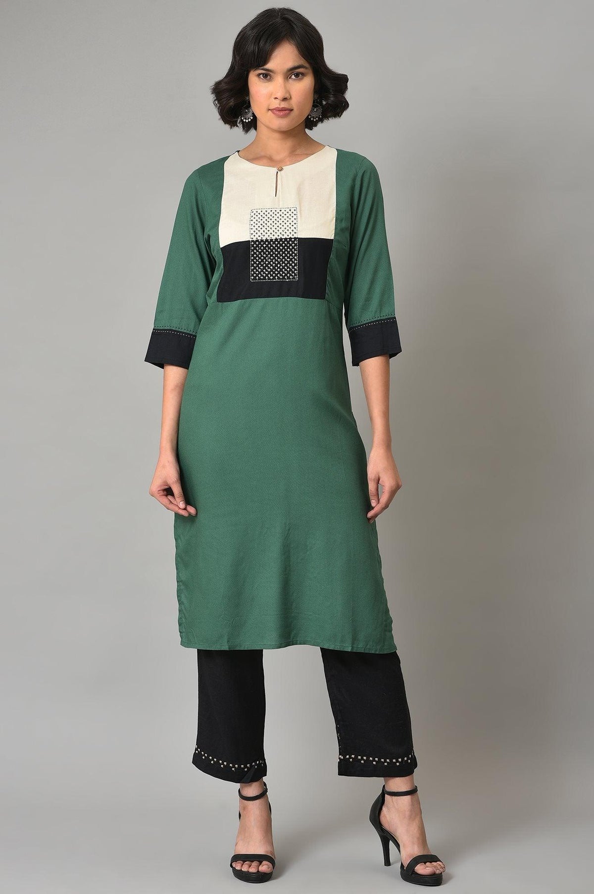 Green Thread Embroidered kurta With Black Straight Pants - XS