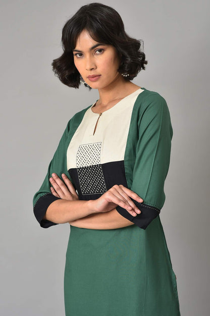 Green Thread Embroidered kurta With Black Straight Pants - wforwoman