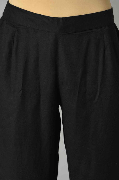 Green Thread Embroidered kurta With Black Straight Pants - wforwoman