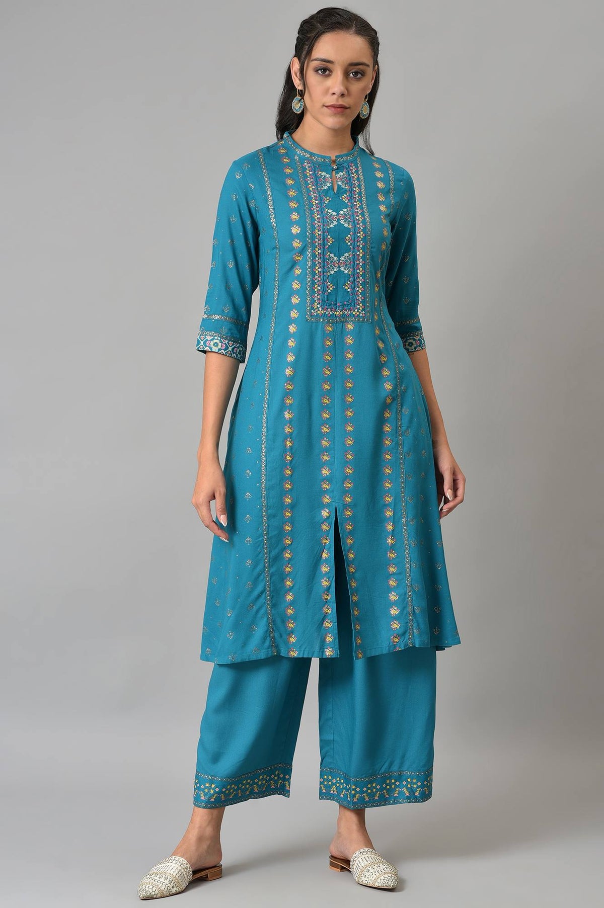Blue A-Line Embroidered kurta With Parallel Pants - XS