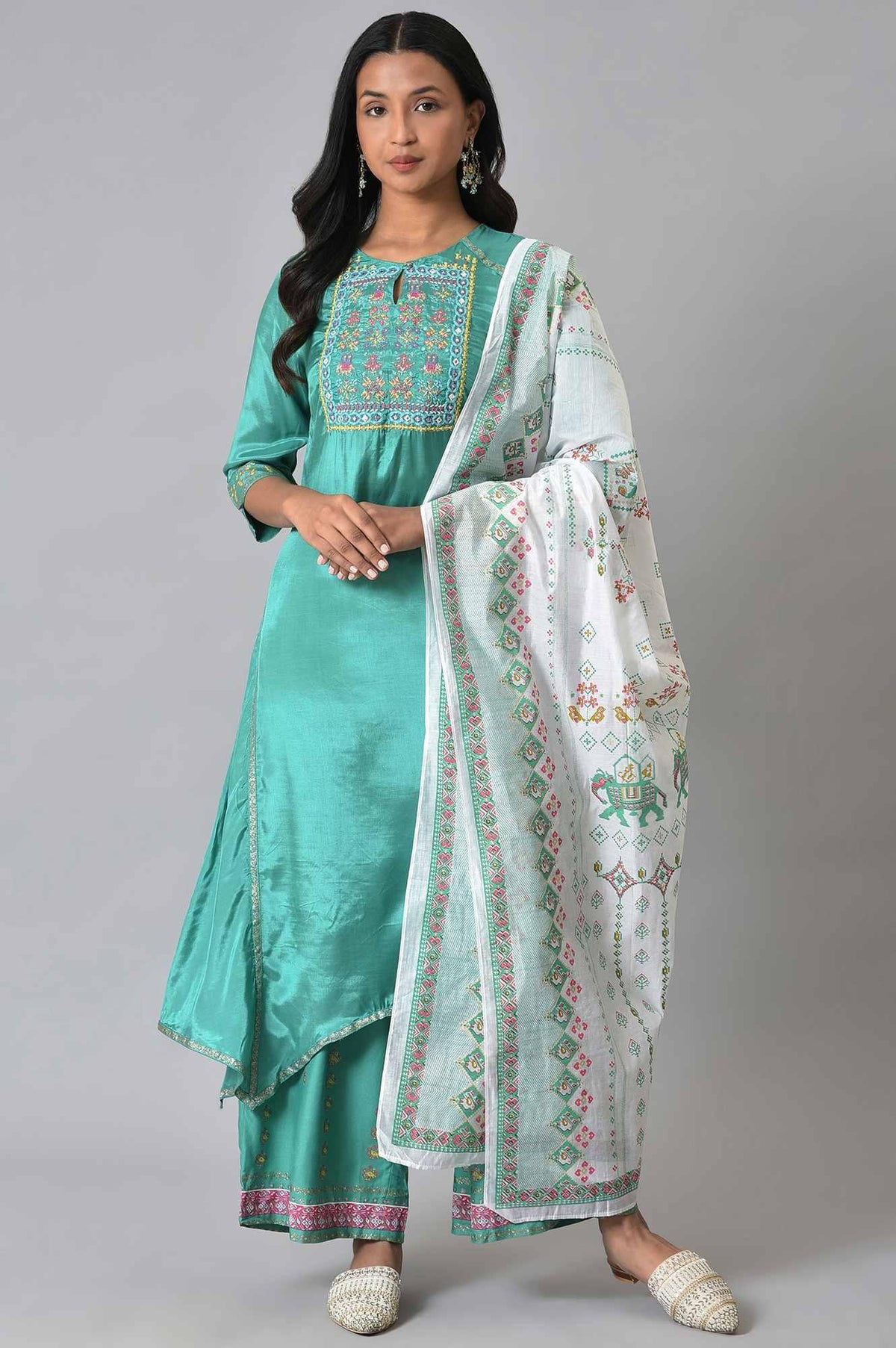 Green Embroidered kurta With Parallel Pants And Ecru Printed Dupatta - XS