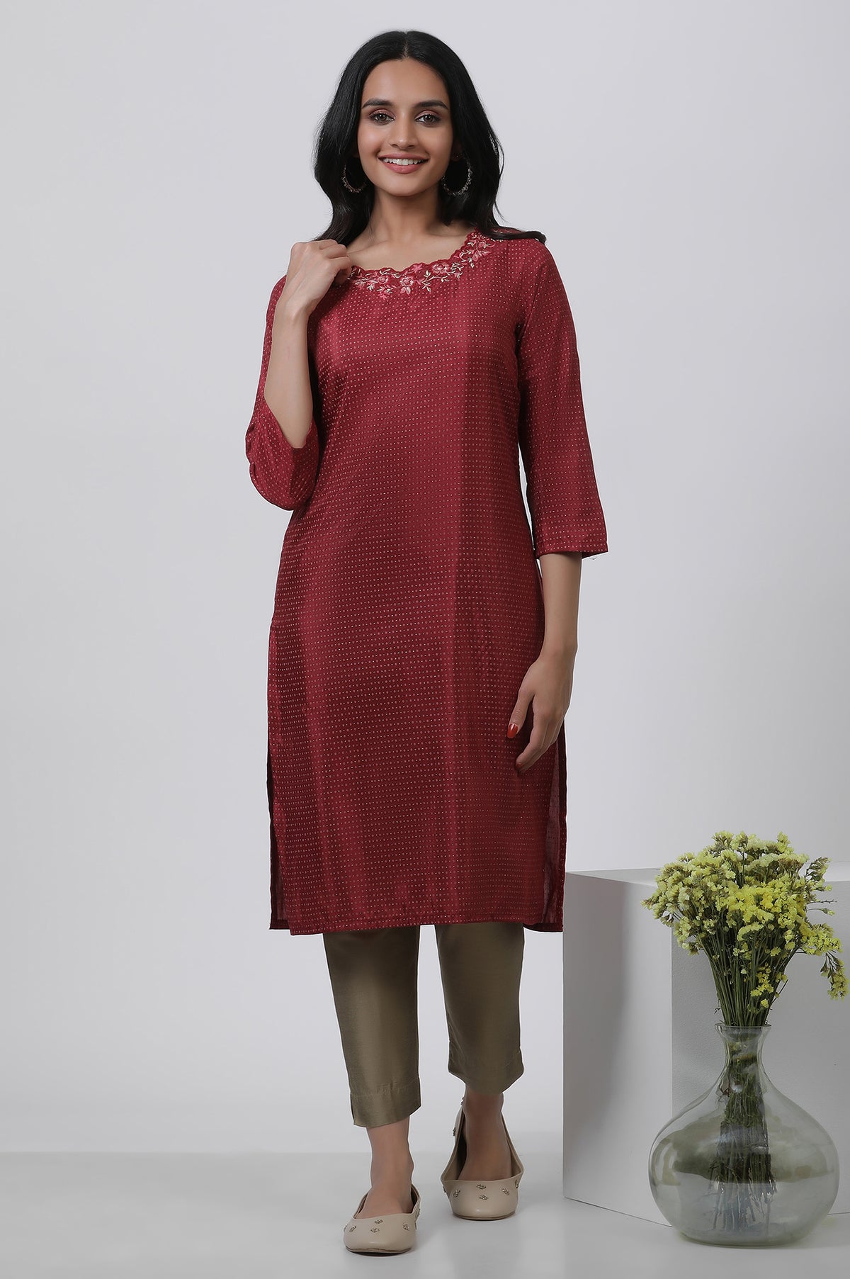 Maroon Embroidered Kurta And Pants Set - XS