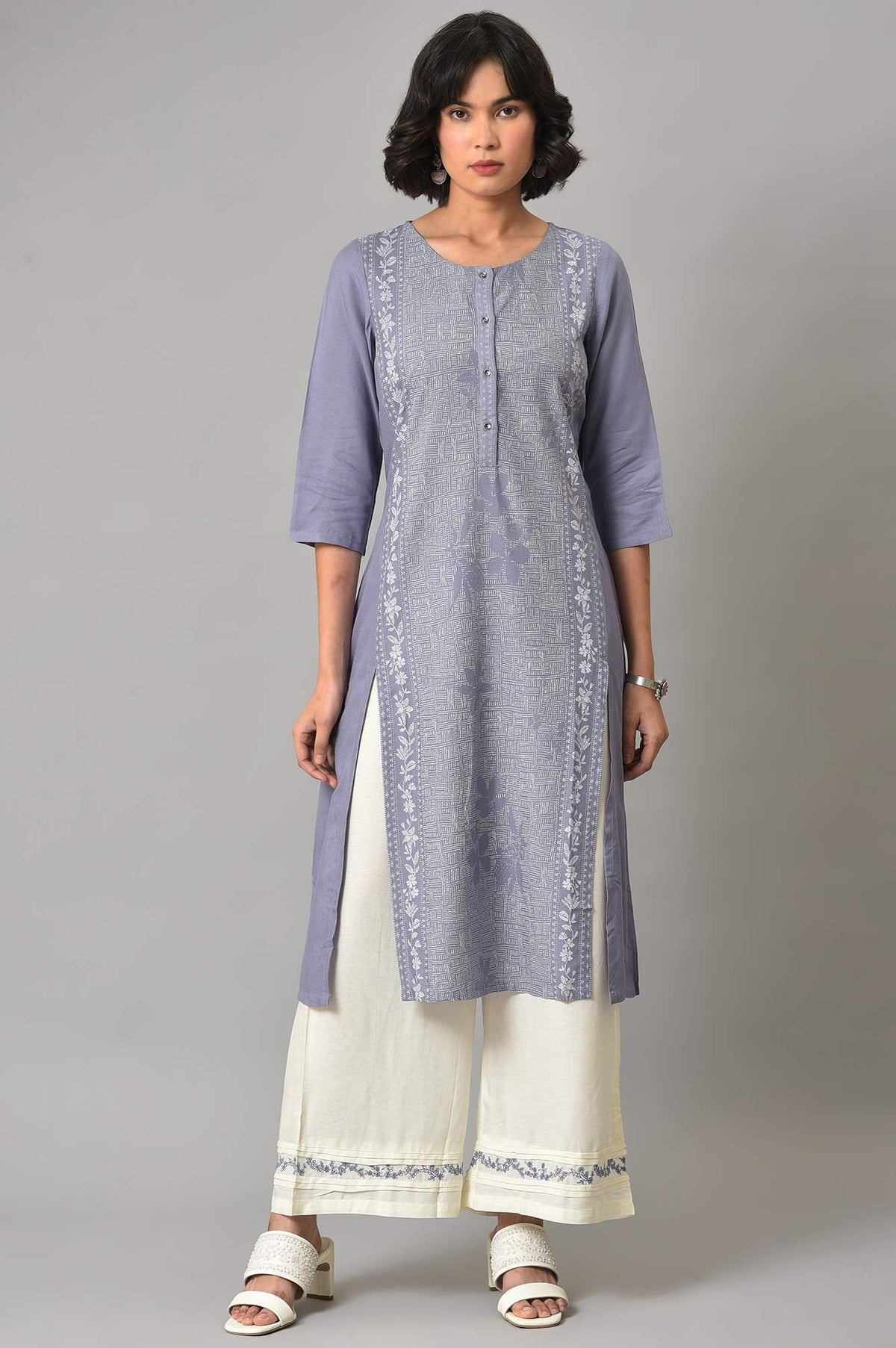 Dusk Purple Floral Printed kurta With Embroidered Ecru Pants And Dupatta - M