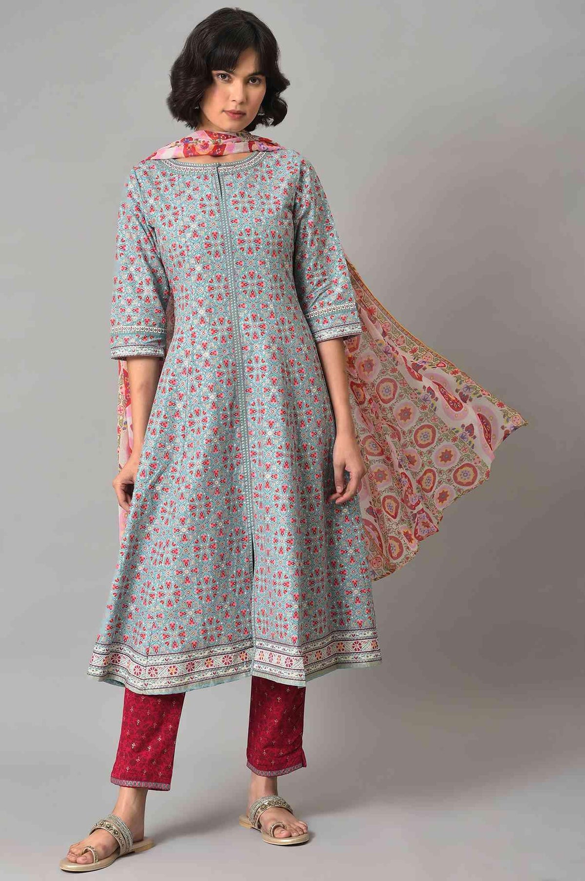 Light Blue Floral Printed kurta With Pink Slim Pants And Dupatta - XS