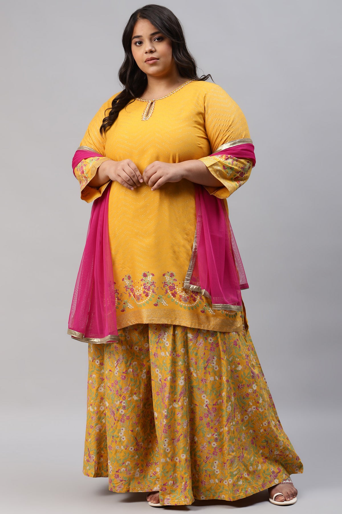 Yellow Embroidered kurta Wth Culottes And Pink Dupatta - 20