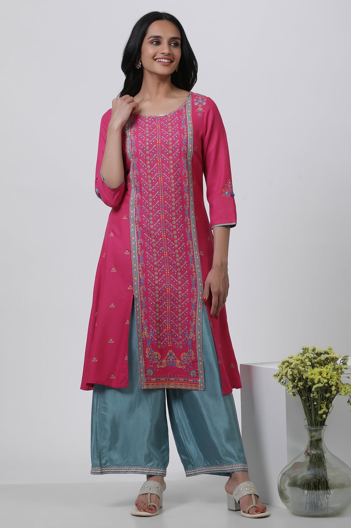 Pink Placement Printed Kurta And Pants Set - XS