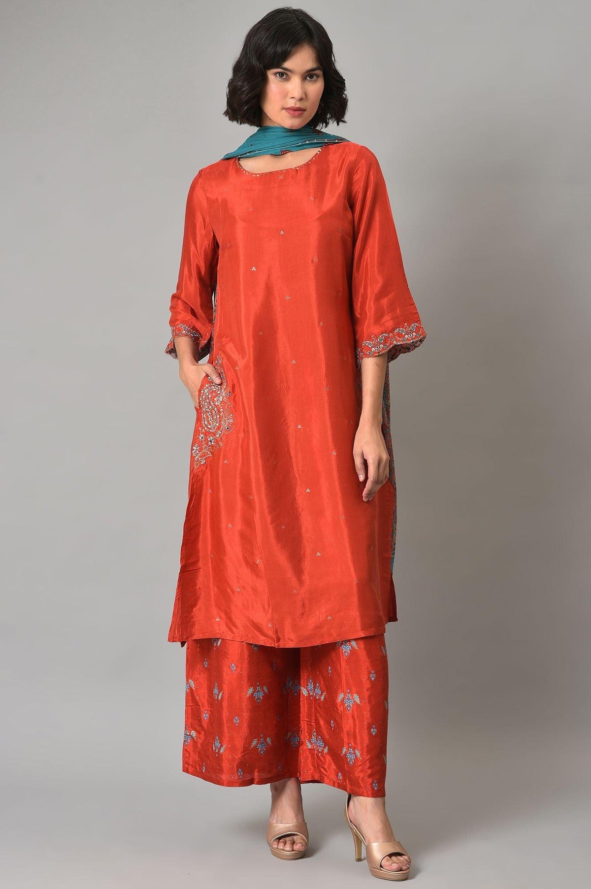 Red Shantung Embroidered kurta With Parallel Pants And Dupatta - XS